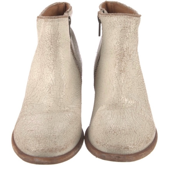 Frye Carson Piping Western Bootie Women 7.5 in Off White Distressed Finish - Picture 4 of 7